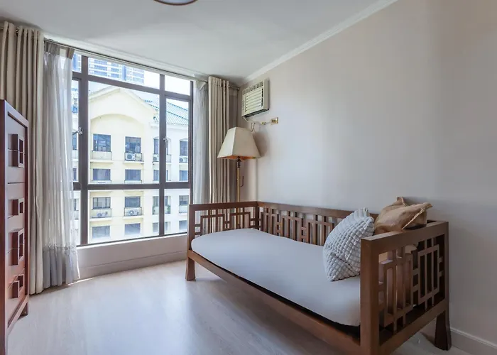 2br Forbeswood Heights In Bgc Near St Lukes Manila