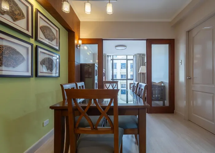 2br Forbeswood Heights In Bgc Near St Lukes Apartment *