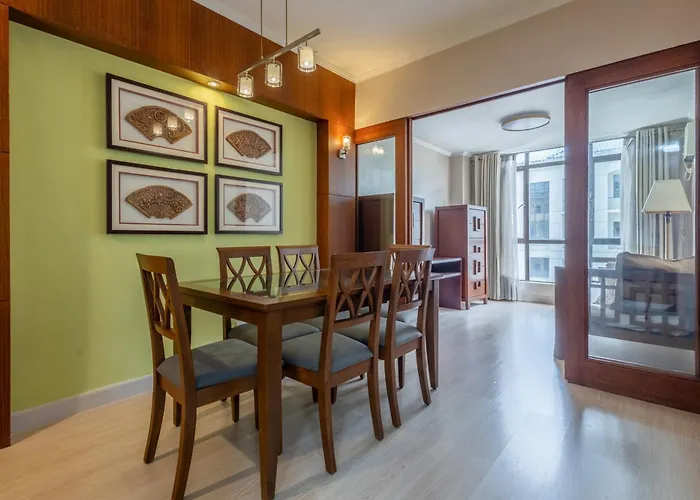 Apartment 2br Forbeswood Heights In Bgc Near St Lukes Manila