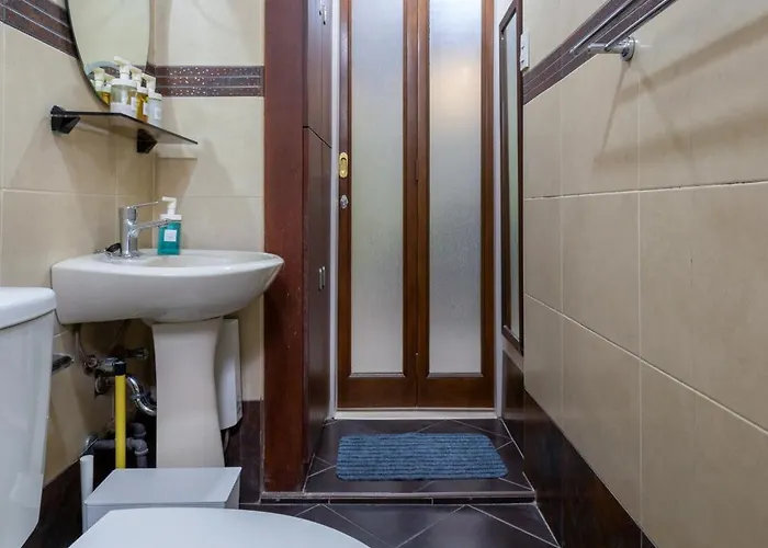 2br Forbeswood Heights In Bgc Near St Lukes Apartment *