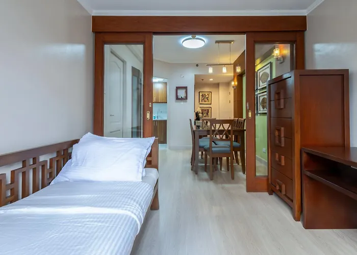 2br Forbeswood Heights In Bgc Near St Lukes Manila