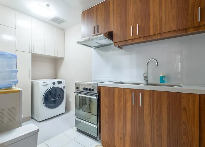 Apartment 2br Forbeswood Heights In Bgc Near St Lukes Manila