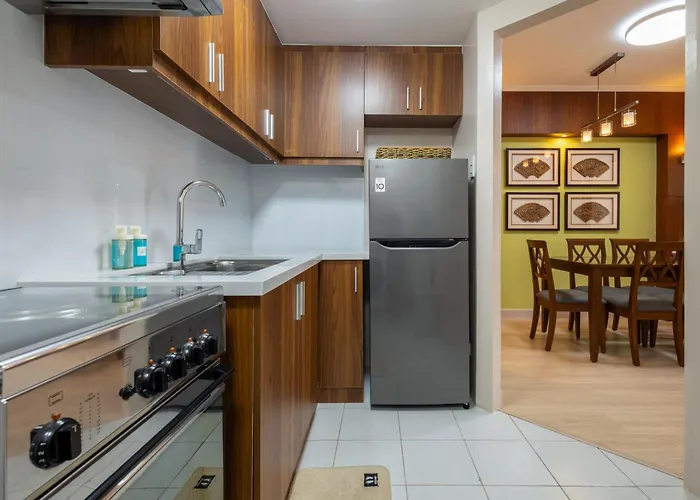2br Forbeswood Heights In Bgc Near St Lukes